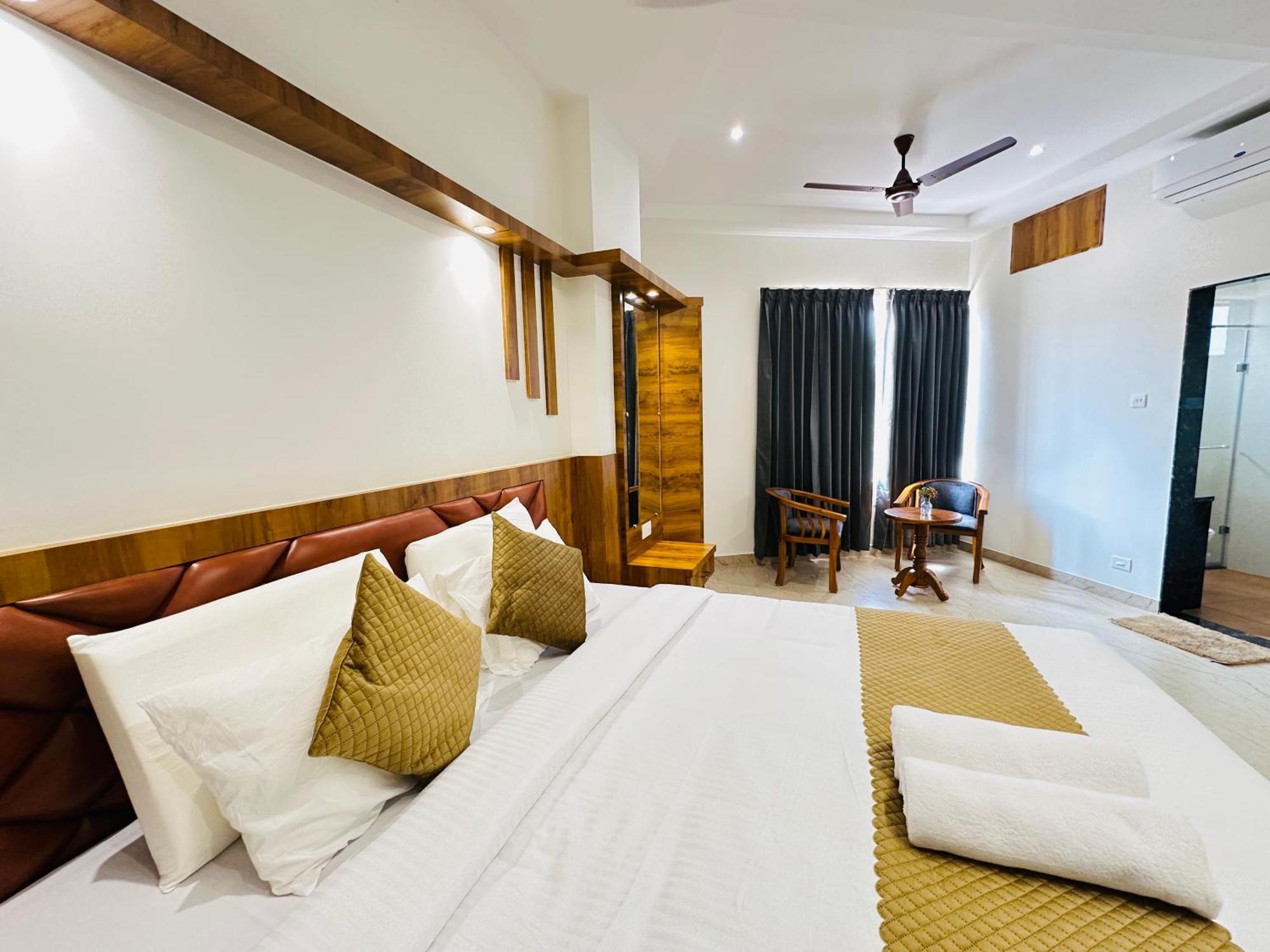 Shambhavi Hotel And Convention Centre Udupi Exteriör bild