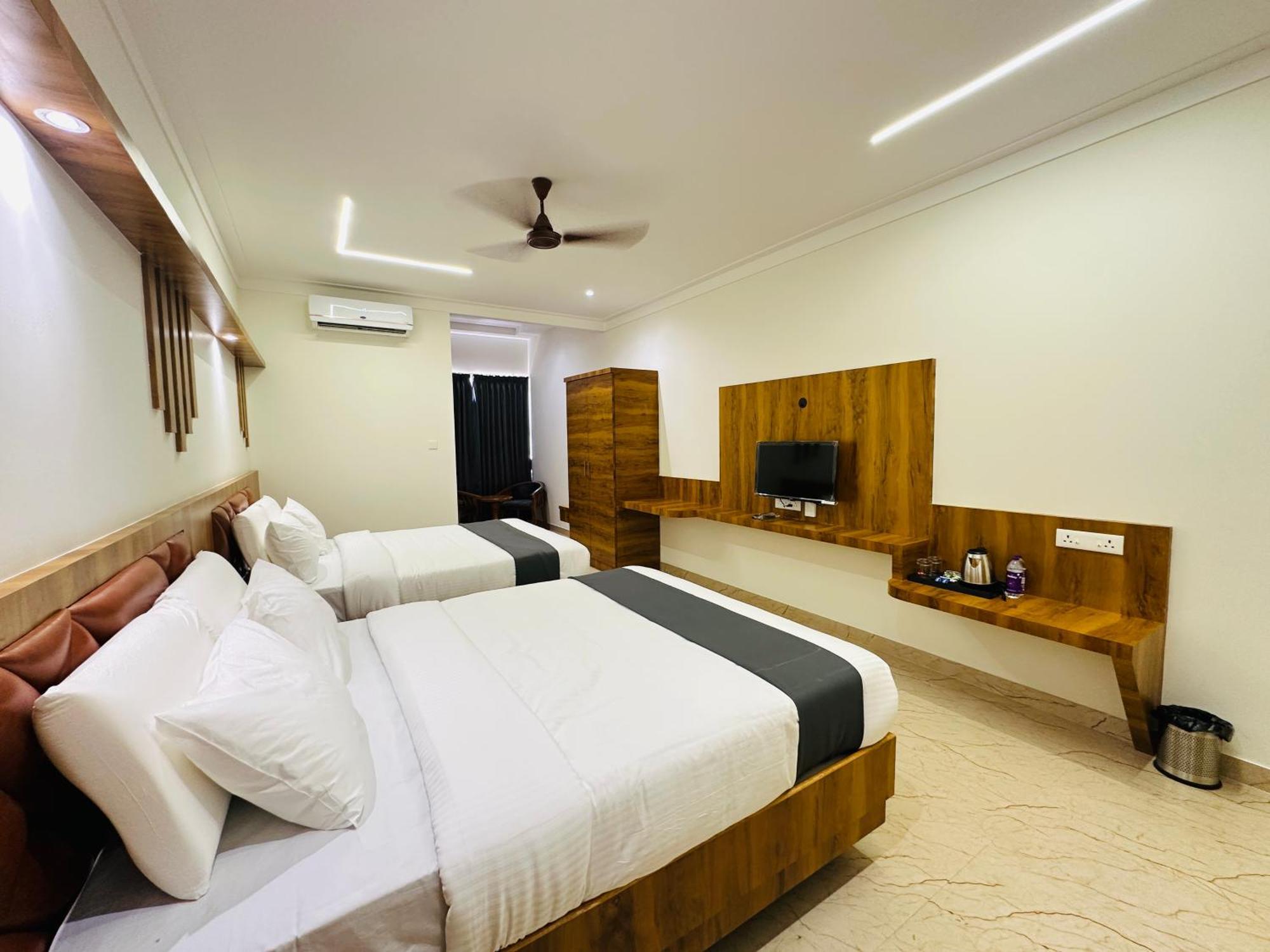 Shambhavi Hotel And Convention Centre Udupi Exteriör bild