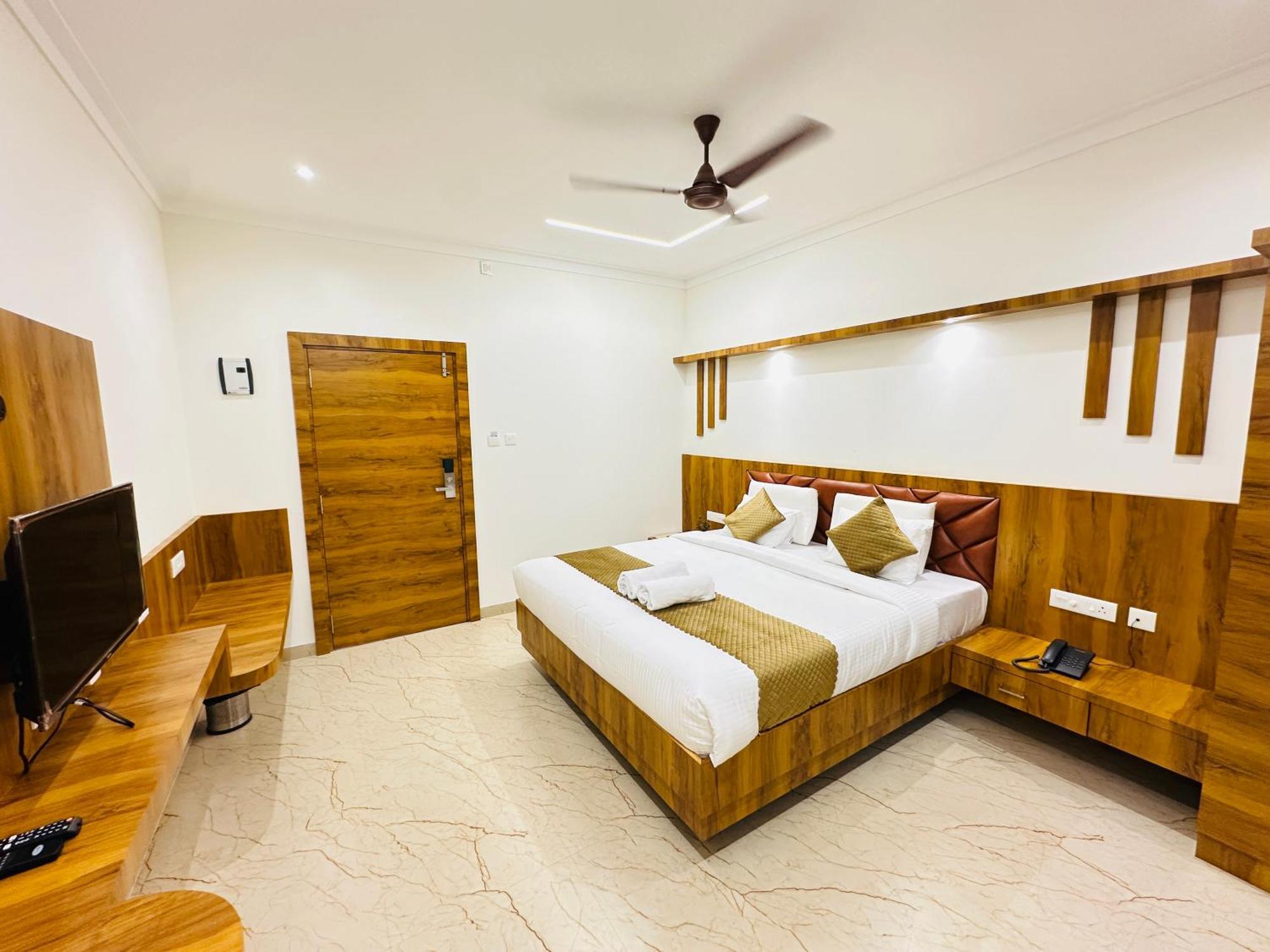 Shambhavi Hotel And Convention Centre Udupi Exteriör bild