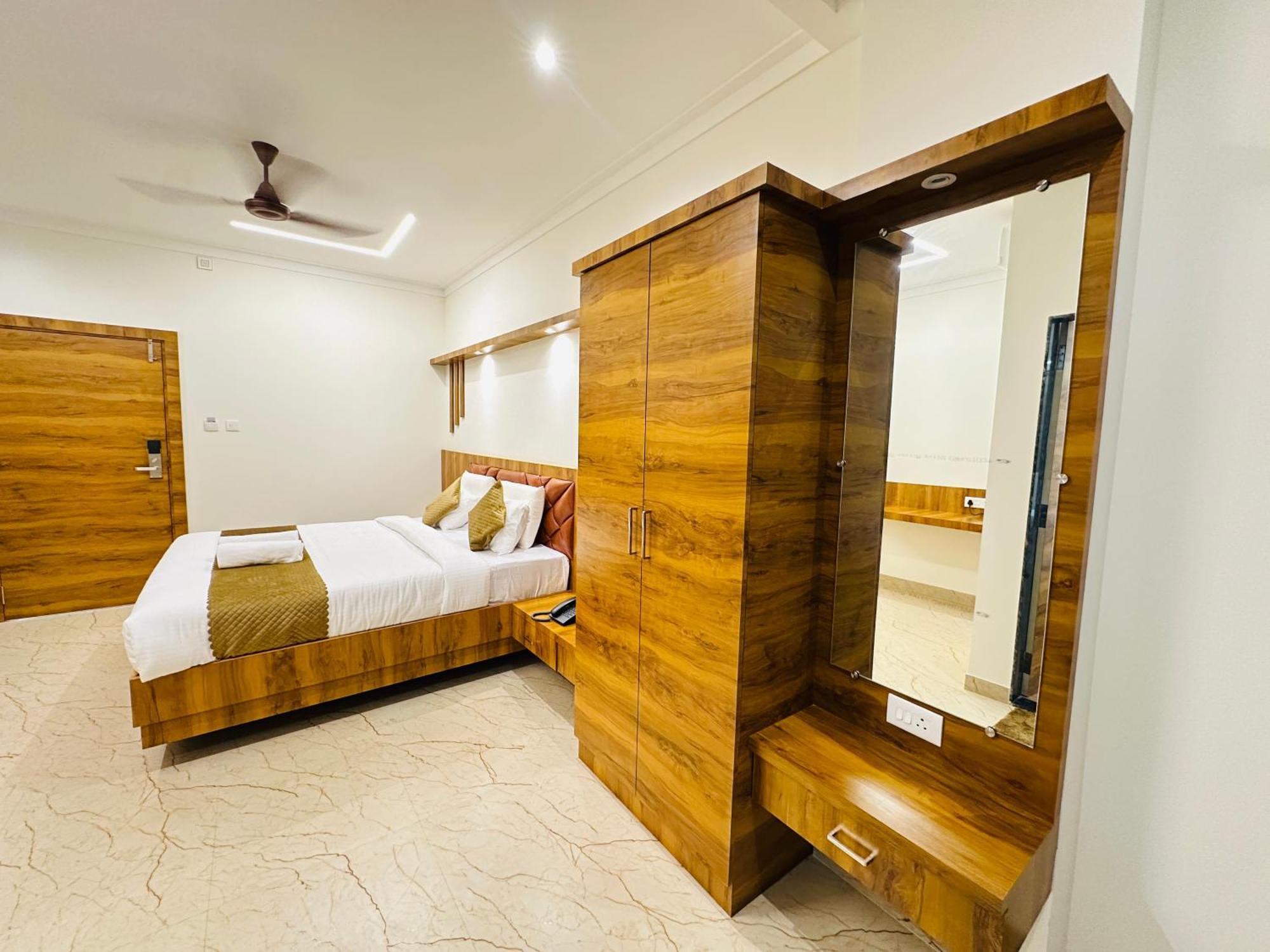 Shambhavi Hotel And Convention Centre Udupi Exteriör bild